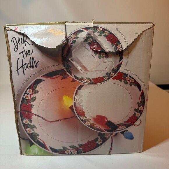 Vintage Tienshan Deck The Halls Christmas Holiday 16 PC Fine China Set of 4 1994 - Picture 2 of 7